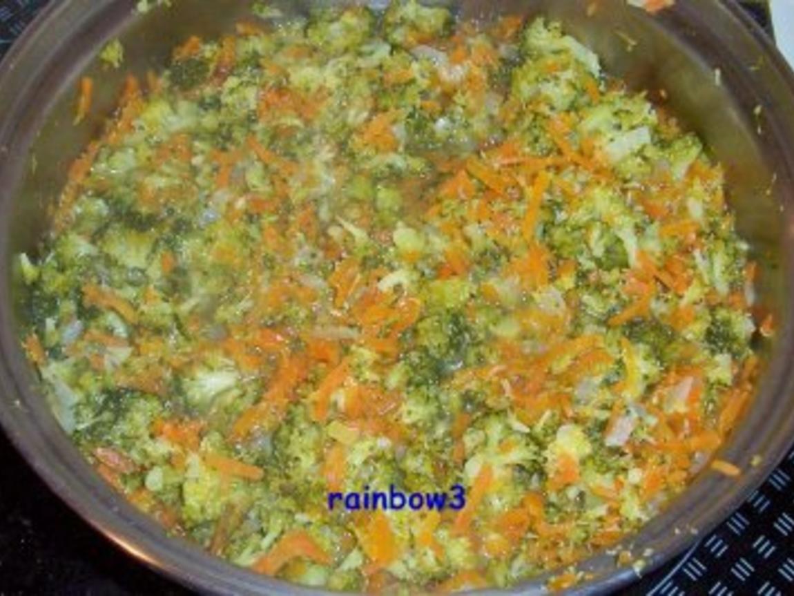 Kochen: Broccoli-Möhren-Gemüse mit Crème fraiche - Rezept - kochbar.de