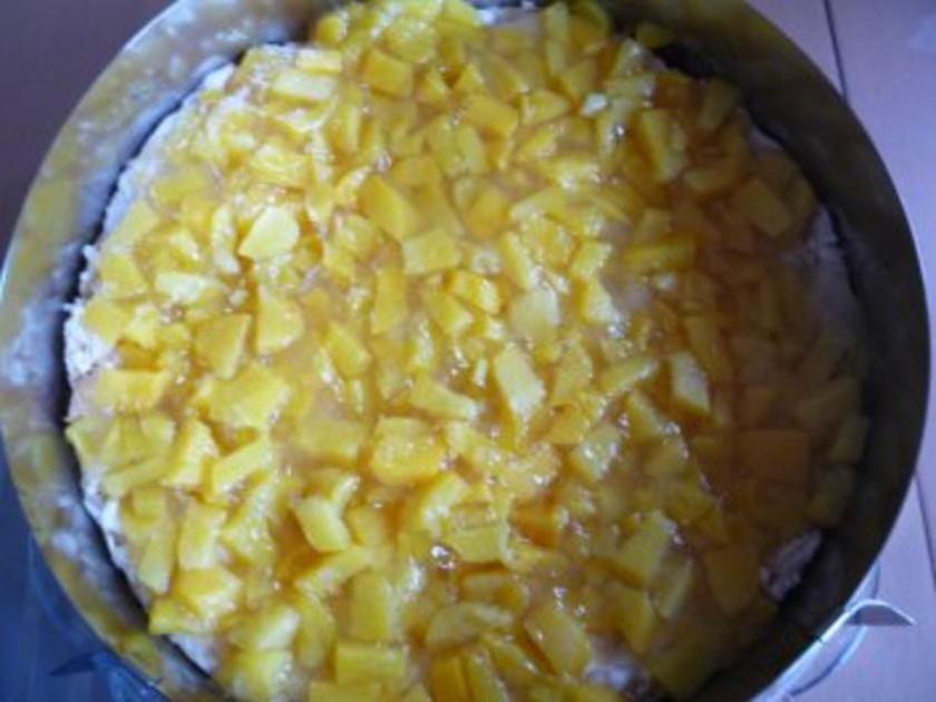 Pfirsichtorte mit Baiserboden