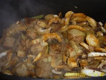 Rezept: Gulasch mit frischen Champignons Bild Nr. 5 Gulasch mit frischen Champignons - Rezept - Bild Nr. 5