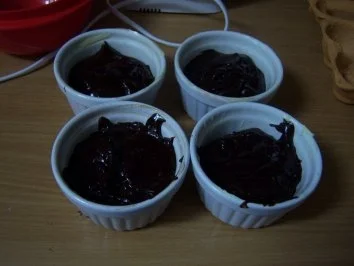 Rezept: Warmes Schokoküchlein mit flüssigen Kern Bild Nr. 2 Warmes Schokoküchlein mit flüssigen Kern - Rezept - Bild Nr. 2