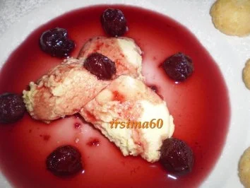 Weißes Schoko - Mousse mit Amaretto und Amarenakirschen - Rezept - Bild Nr. 3