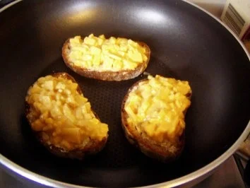 Rezept: -Snacks- Welsh Rarebits Bild Nr. 4 -Snacks- Welsh Rarebits - Rezept - Bild Nr. 4