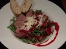 Rosa Entenbrust auf Rucola mit Himbeerdressing - Rezept