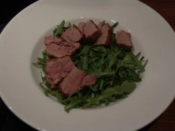 Rezept: Rosa Entenbrust auf Rucola mit Himbeerdressing Bild Nr. 5 Rosa Entenbrust auf Rucola mit Himbeerdressing - Rezept - Bild Nr. 5