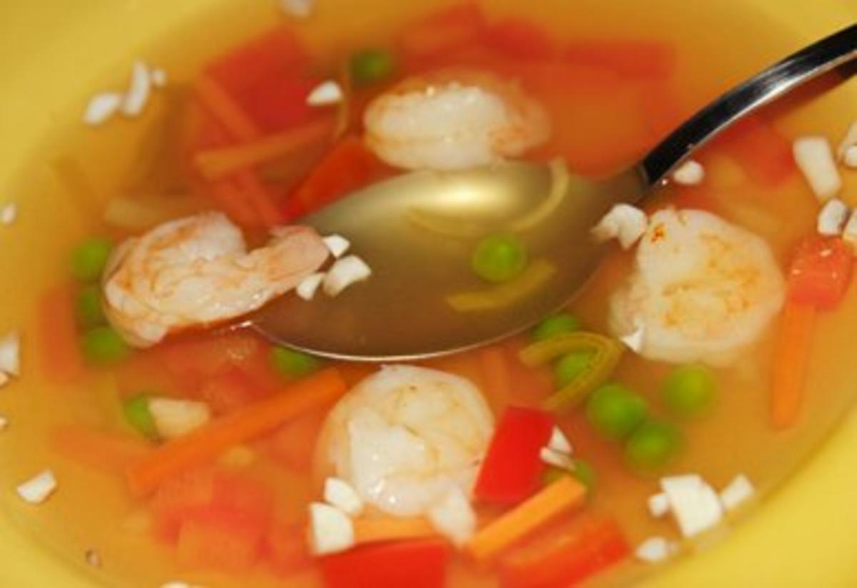 Feine Gemusesuppe Mit Garnelen Und Gemuseeinlage Rezept Kochbar De