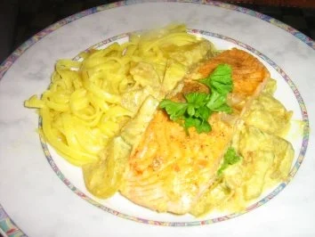 Lachsfilet auf zitronigem Gurkengemüse an Taglioline al Limone - Rezept - Bild Nr. 8