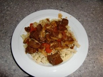 Rindergulasch mit Pilze und Paprika - Rezept - Bild Nr. 6