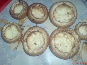 Rezept: Champignons und Zucchini gefüllt überbacken Bild Nr. 2 Champignons und Zucchini gefüllt überbacken - Rezept - Bild Nr. 2