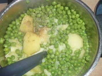 Rezept: Erbsenpüree mit Buntbarschfilet Bild Nr. 4 Erbsenpüree mit Buntbarschfilet - Rezept - Bild Nr. 4