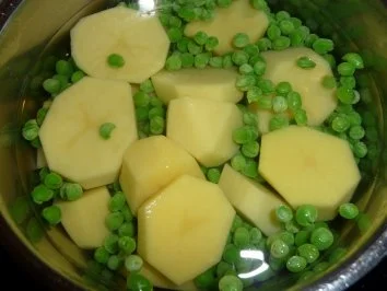 Rezept: Erbsenpüree mit Buntbarschfilet Bild Nr. 6 Erbsenpüree mit Buntbarschfilet - Rezept - Bild Nr. 6