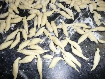 Drade-Wix-Pfeifferl   (Fingernudeln) - Rezept - Bild Nr. 3