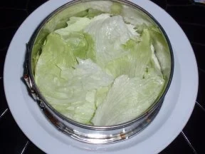 Feine Salat-Torte mit einem Joghurt-Senf-Kräuter-Dressing - Rezept - Bild Nr. 3