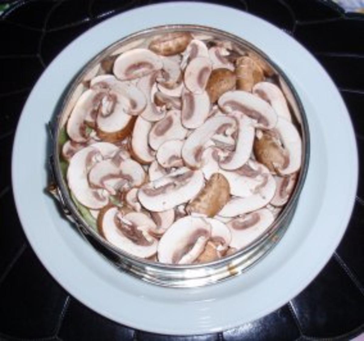 Feine Salat-Torte mit einem Joghurt-Senf-Kräuter-Dressing - Rezept - Bild Nr. 4