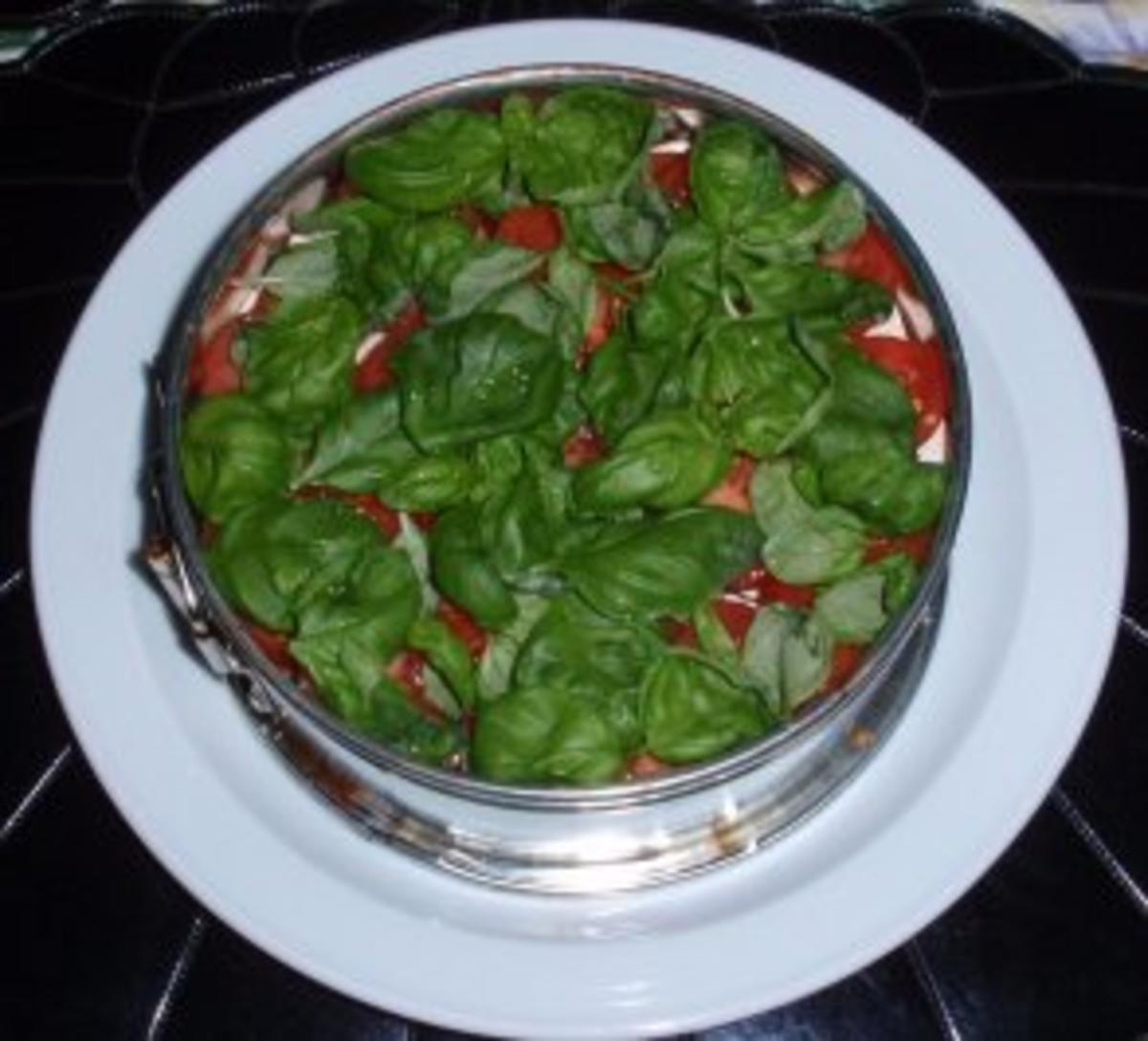 Feine Salat-Torte mit einem Joghurt-Senf-Kräuter-Dressing - Rezept - Bild Nr. 6