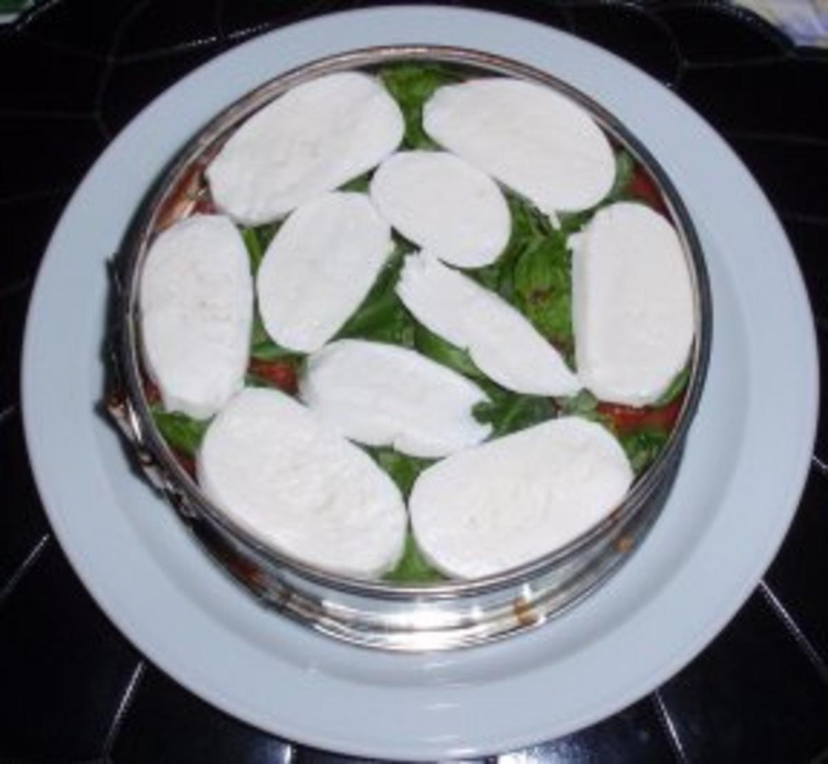 Feine Salat-Torte mit einem Joghurt-Senf-Kräuter-Dressing - Rezept - Bild Nr. 7