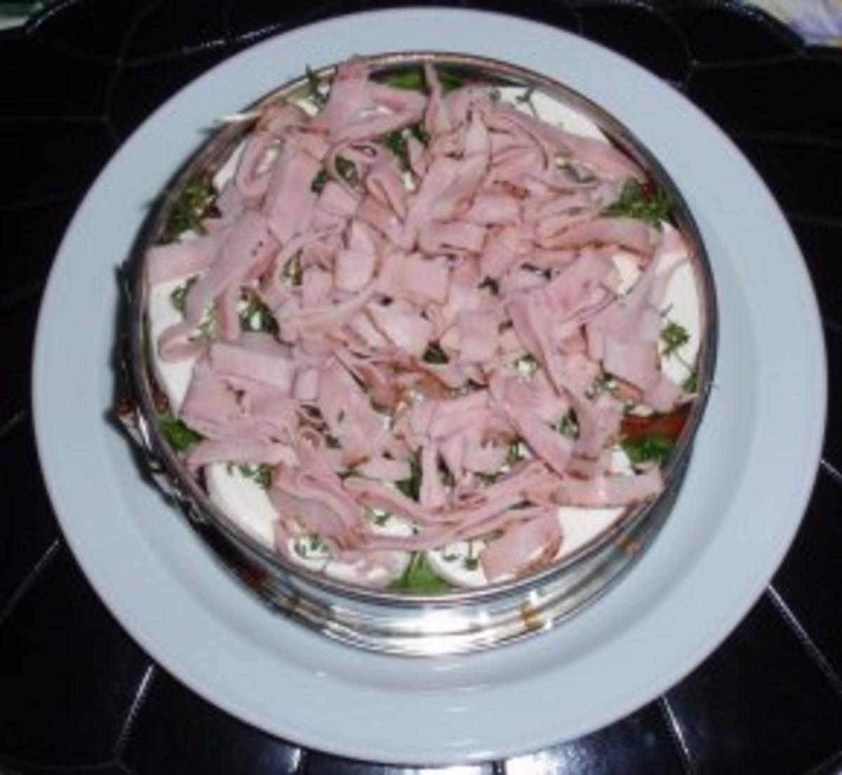 Feine Salat-Torte mit einem Joghurt-Senf-Kräuter-Dressing - Rezept - Bild Nr. 9