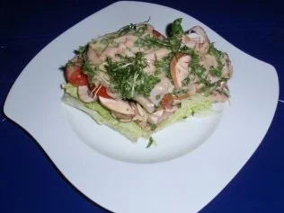 Feine Salat-Torte mit einem Joghurt-Senf-Kräuter-Dressing - Rezept - Bild Nr. 13