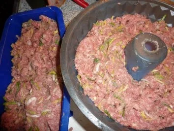 Fl/Rind/Schwein: Hackbraten mit Tomatensoße - Rezept - Bild Nr. 7