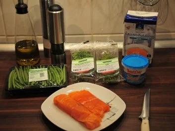 Lachsfilet mit feinen Bohnen in Sahne-Sauce mit kleinem Senf-Touch - Rezept