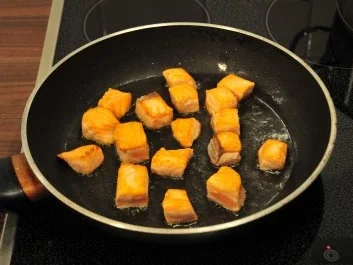 Lachsfilet mit feinen Bohnen in Sahne-Sauce mit kleinem Senf-Touch - Rezept - Bild Nr. 3