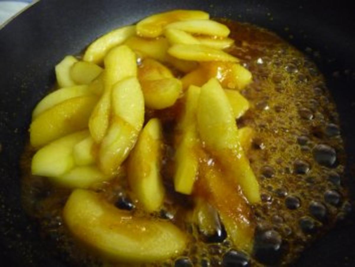 Bayrisch Creme mit karamelisierten Apfelspalten - Rezept - Bild Nr. 3