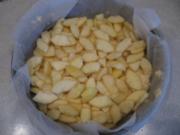 saftiger Apfelkuchen mit einer Mandel-Butterkruste - Rezept