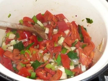 Paprika - Tomatensuppe mit Hackbällchen - Rezept - Bild Nr. 6