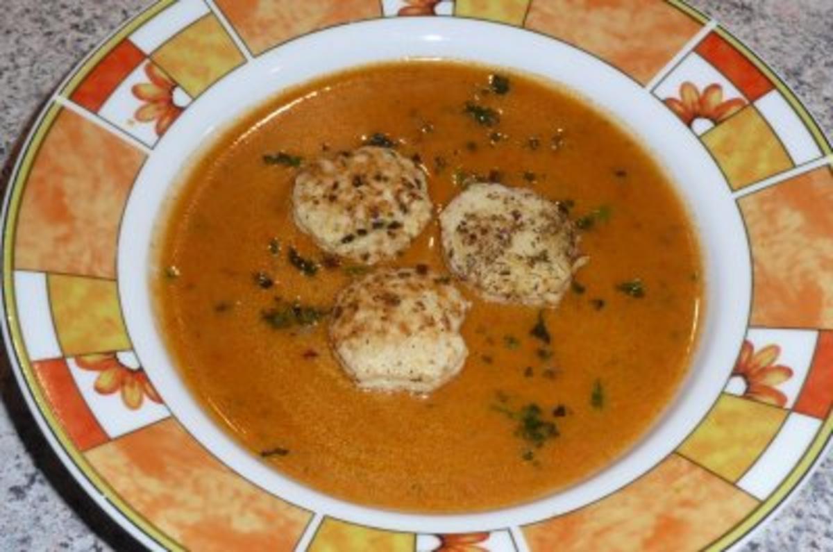 Paprika - Tomatensuppe mit Hackbällchen - Rezept - kochbar.de