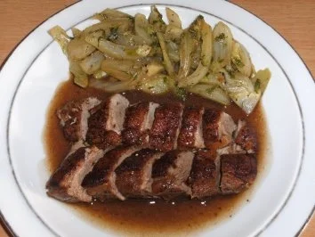 Fleisch: Entenbrust geschmort, an Fenchelgemüse - Rezept