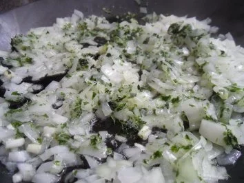 Käsekartoffeln mit Zwiebelchen; dazu Bratwurst - Rezept - Bild Nr. 9