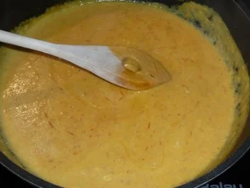 Pasta: Spinat-Tortelloni mit Tomatensahnesoße - Rezept - Bild Nr. 2