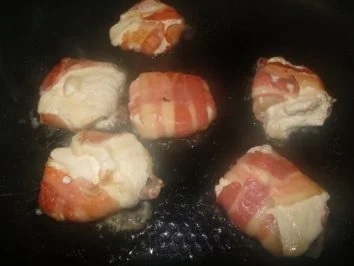 Rezept: Ziegenfrischkäse ummantelt mit Schinken gebraten auf Rucolasalat Bild Nr. 6 Ziegenfrischkäse ummantelt mit Schinken gebraten auf Rucolasalat - Rezept - Bild Nr. 6