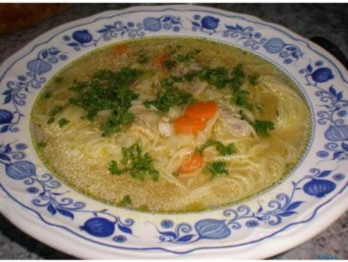 Nudelsuppe nach Art des Hauses - Rezept - kochbar.de