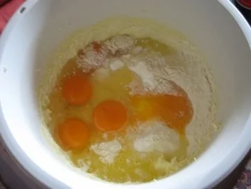 Rezept: Mannis - Sektkuchen Bild Nr. 5 Mannis - Sektkuchen - Rezept - Bild Nr. 5