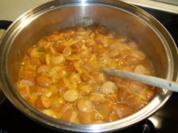 Nudeln mit Paprika-Würstchengulasch - Rezept