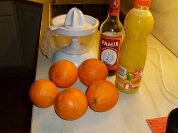 Rezept: Orangen-Rum-Gelee Bild Nr. 2 Orangen-Rum-Gelee - Rezept - Bild Nr. 2