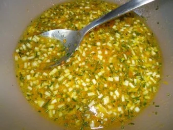 Poularde in feiner Orangen-Kräuter Marinade mit Gemüse und Granatapfelkernen - Rezept - Bild Nr. 2