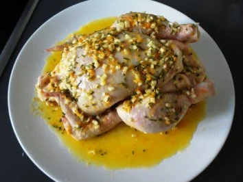 Poularde in feiner Orangen-Kräuter Marinade mit Gemüse und Granatapfelkernen - Rezept - Bild Nr. 3