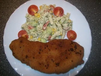 Nudelsalat und Schnitzel - Rezept