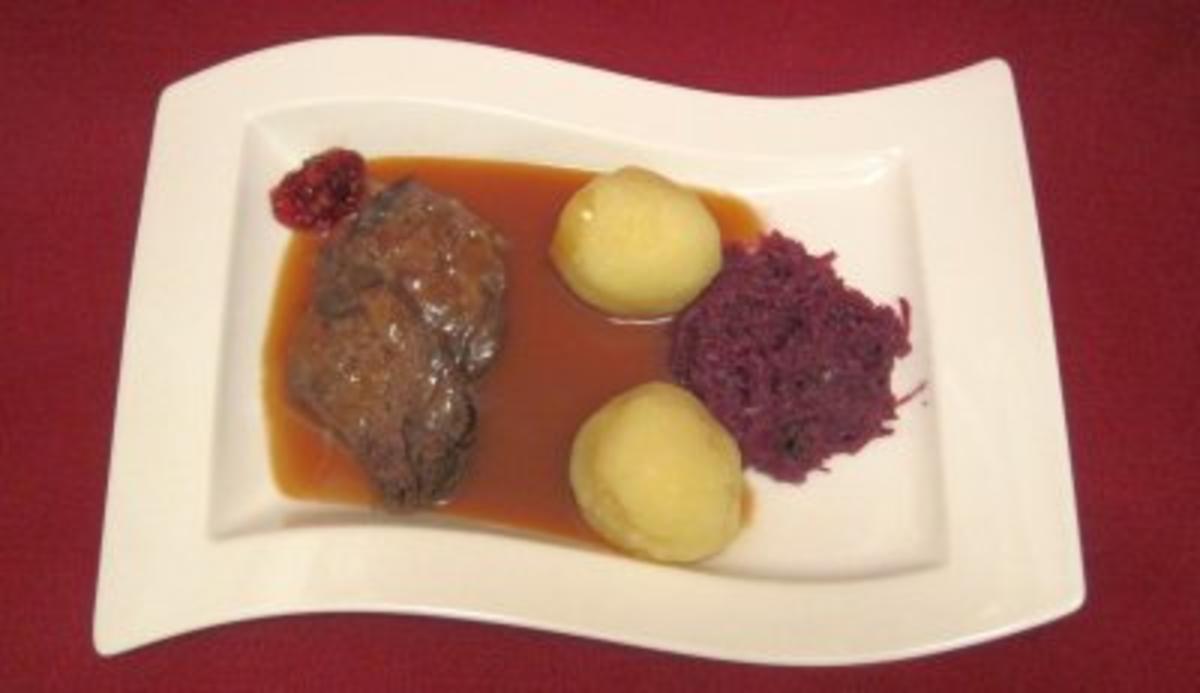 Bilder für Römischer Sauerbraten mit Knödeln und Rotkohl - Rezept