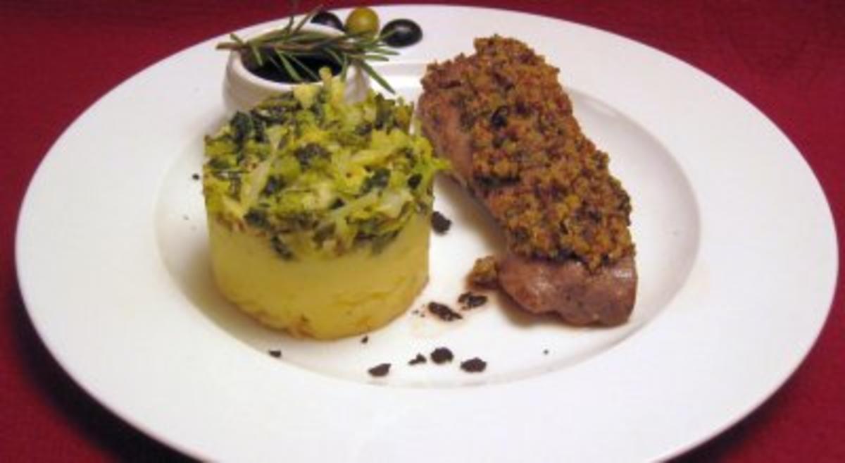 Lamm mit Oliven-Senf-Kruste an Rotweinsoße und getrüffeltem Kartoffelpüree - Rezept