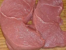 Rezept: Hirschkalbssteak mit Kirsch-Pfeffer-Sauce und Gnocchi Bild Nr. 2 Hirschkalbssteak mit Kirsch-Pfeffer-Sauce und Gnocchi - Rezept - Bild Nr. 2