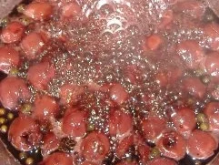 Rezept: Hirschkalbssteak mit Kirsch-Pfeffer-Sauce und Gnocchi Bild Nr. 5 Hirschkalbssteak mit Kirsch-Pfeffer-Sauce und Gnocchi - Rezept - Bild Nr. 5