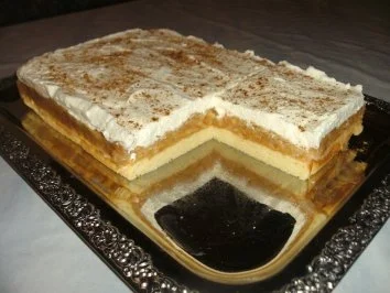 Apfelschnitte mit Zimtsahne - Rezept