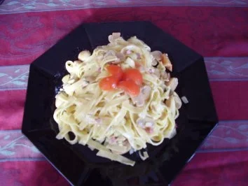 Rezept: Tagliatelle....mit Allem was der Kühlschrank hergibt Tagliatelle....mit Allem was der Kühlschrank hergibt - Rezept