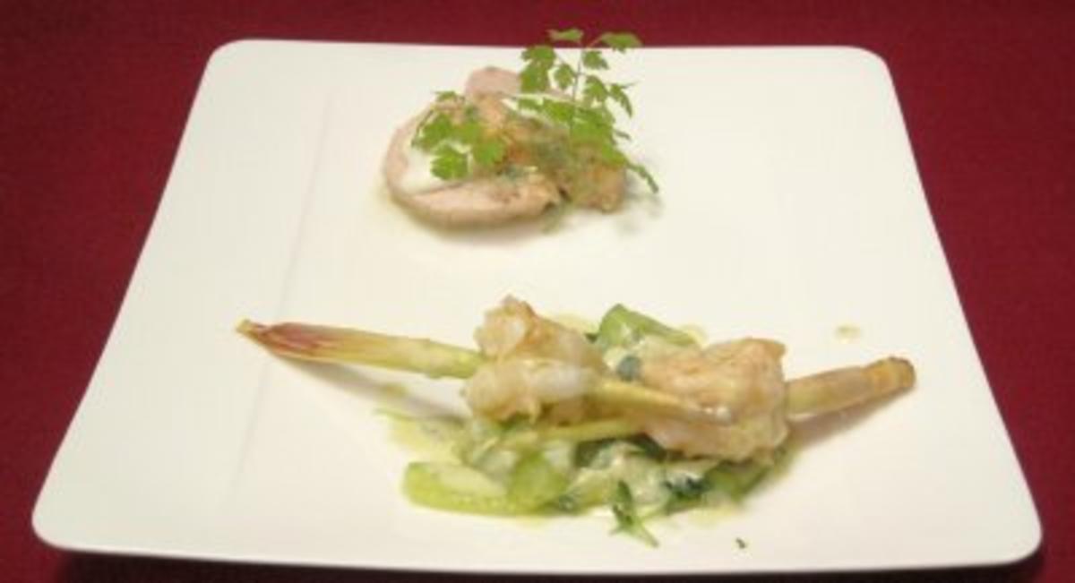 Riesengarnele auf Gurken-Kresse-Salat an Lachs-Forellen-Pastete ...