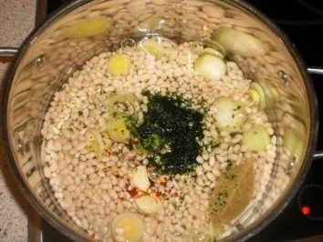 Rezept: Rindswürstchen mit Weissen Bohnen Bild Nr. 3 Rindswürstchen mit Weissen Bohnen - Rezept - Bild Nr. 3