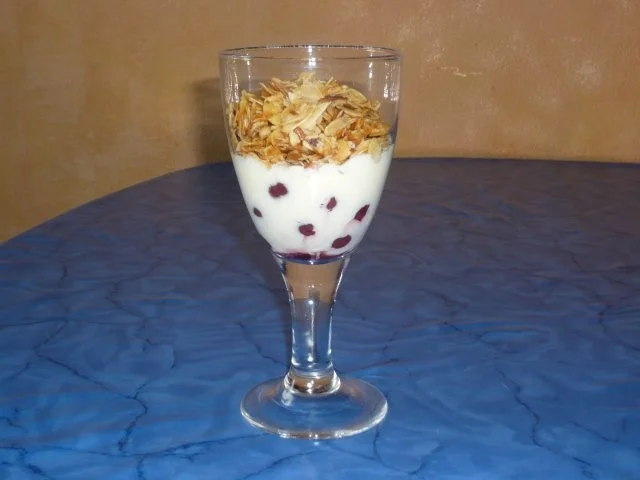 Sauerkirsch-Frischkäse-Dessert - Rezept