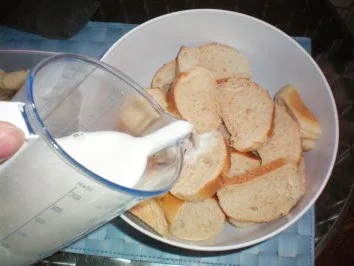 Rezept: OFENSCHLUPFER oder Semmelauflauf Bild Nr. 3 OFENSCHLUPFER oder Semmelauflauf - Rezept - Bild Nr. 3