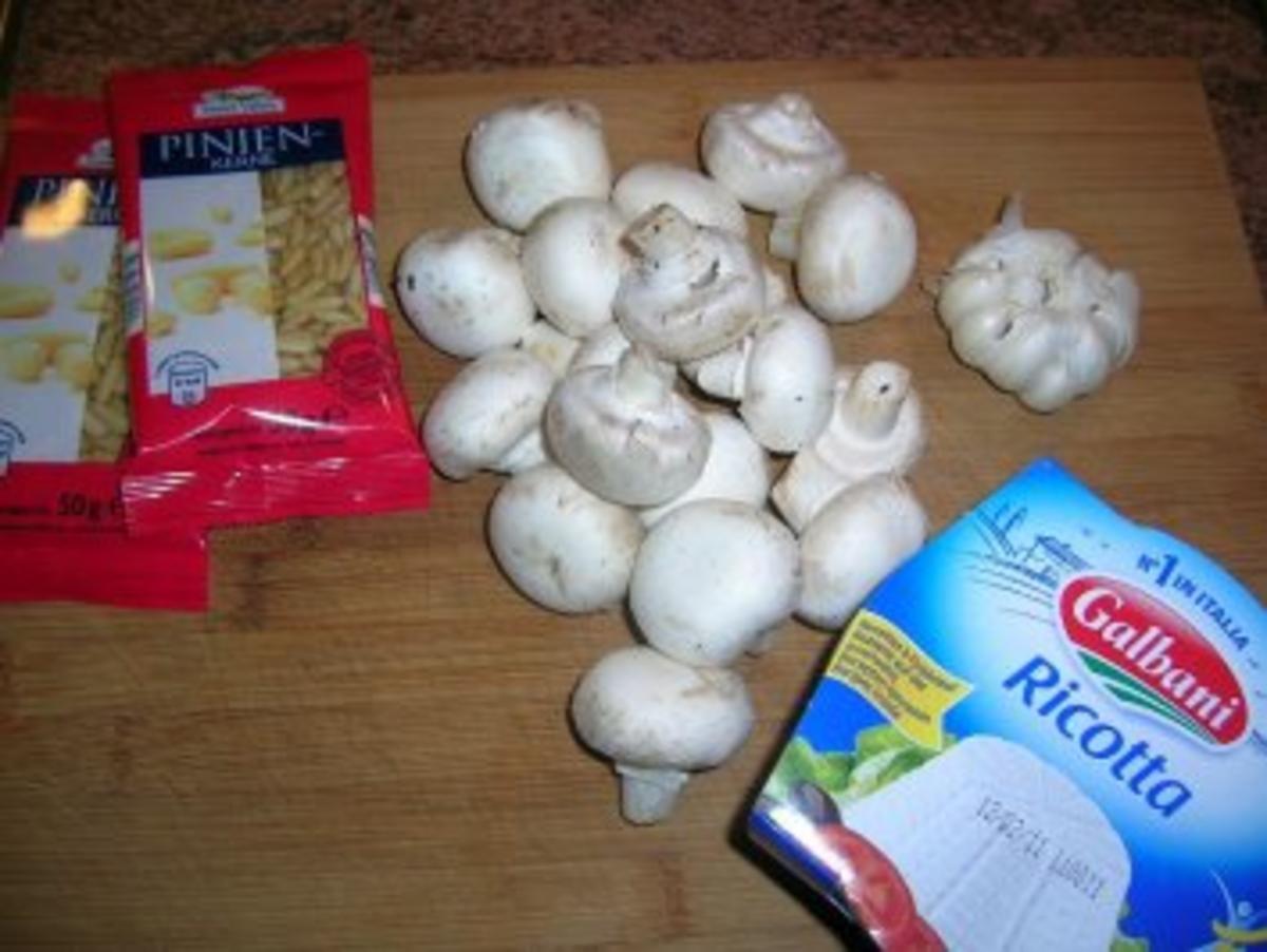 Pilz-Pesto-Ricotta ( ich habe es als  Fülle für meine Tintenfischtuben verwandt) schmeckt - Rezept - Bild Nr. 2